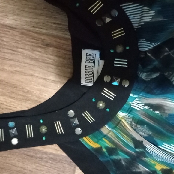 Colorful Geometric Ladies Dress - Picture 4 of 5